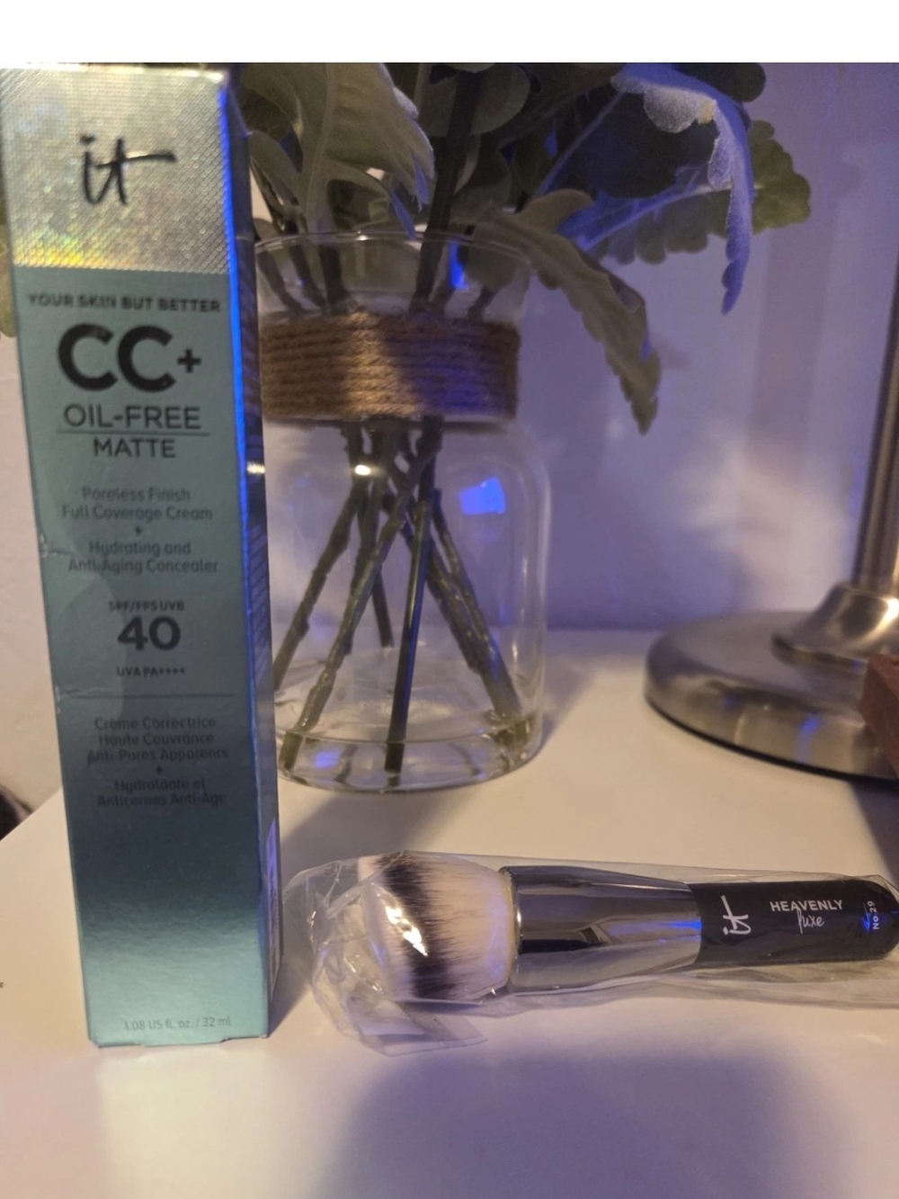 IT Cosmetics CC+ Oil-Free Matte Cream SPF 40 - Medium With Foundation Brush